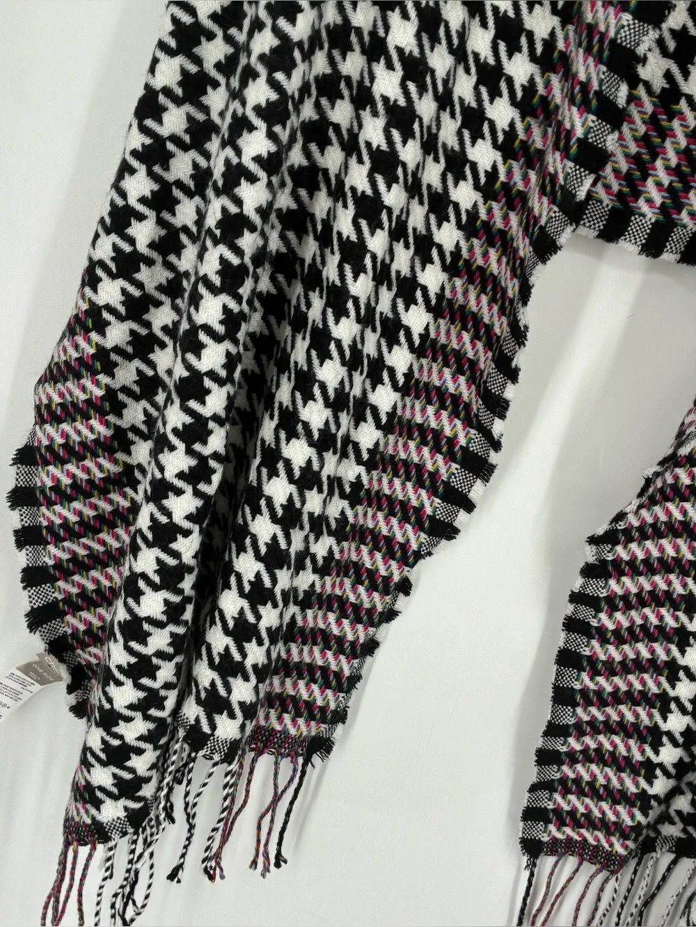 Chicos Houndstooth Fringe Shawl Scarf Cover Black White Colorful Lagenlook
